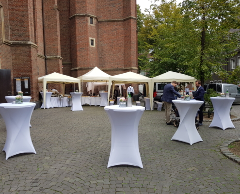 Klassischer Sektempfang in Düsseldorf an Sankt Lambertus